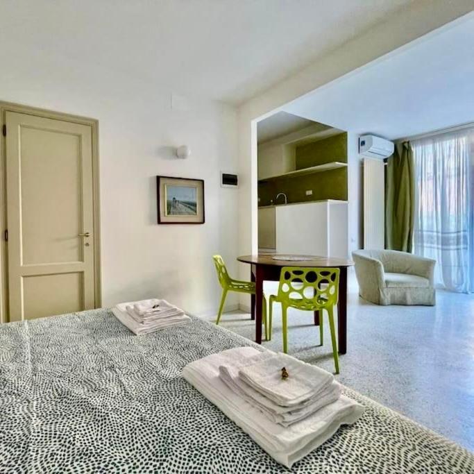 מילאנו Modern Apartment Navigli מראה חיצוני תמונה